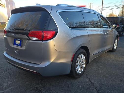 2018 Chrysler Pacifica Touring-L