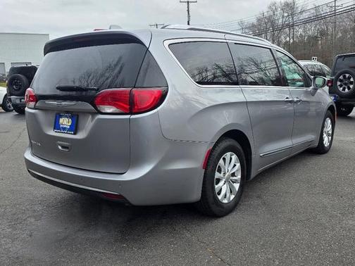 2018 Chrysler Pacifica Touring-L