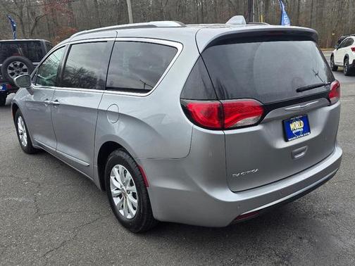 2018 Chrysler Pacifica Touring-L