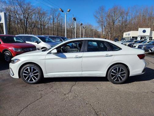 Opal White Pearl 2026 Volkswagen Jetta 1.5T SE