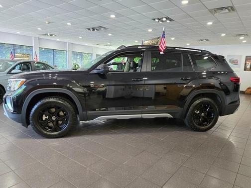 2025 Volkswagen Atlas 2.0T Peak Edition