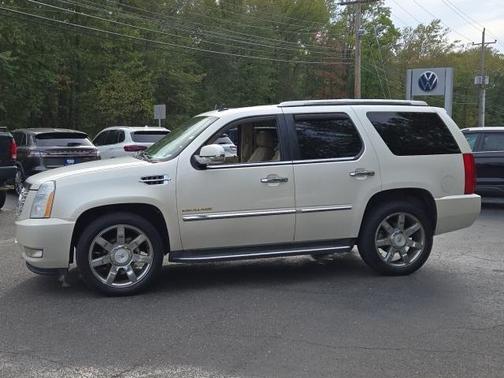 2010 Cadillac Escalade Luxury