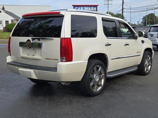 2010 Cadillac Escalade Luxury