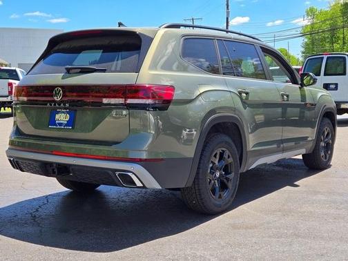 2025 Volkswagen Atlas 2.0T Peak Edition