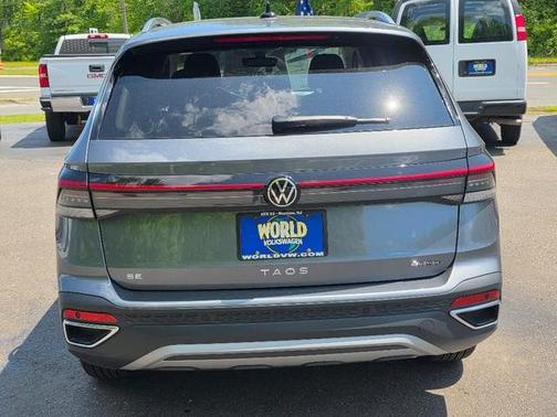 2025 Volkswagen Taos 1.5T SE
