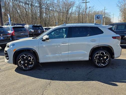 2026 Volkswagen Tiguan 2.0T SEL R-Line