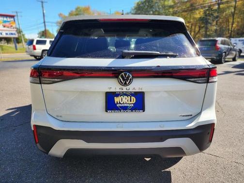 2025 Volkswagen Tiguan 2.0T SE