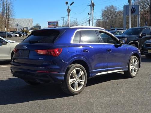 2022 Audi Q3 45 S line Premium