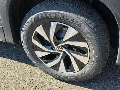 2025 Volkswagen Tiguan 2.0T S