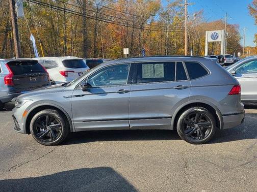 2024 Volkswagen Tiguan 2.0T SE R-Line Black