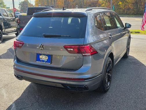 2024 Volkswagen Tiguan 2.0T SE R-Line Black