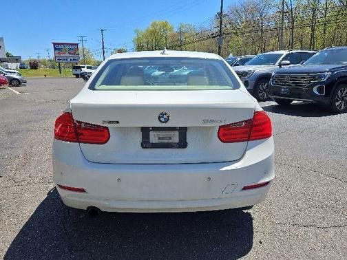 Alpine White 2013 BMW 320 i xDrive