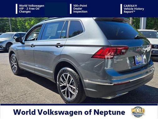 Platinum Gray Metallic 2020 Volkswagen Tiguan 2.0T SE