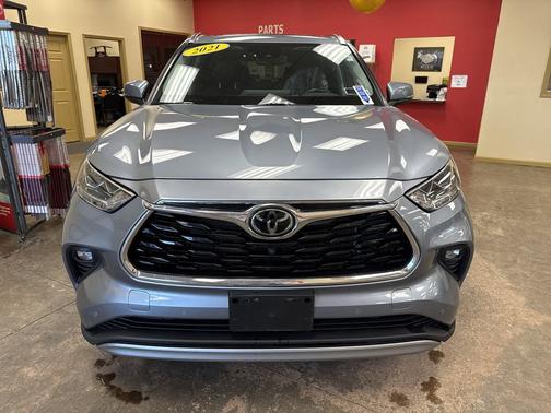 2021 Toyota Highlander Platinum