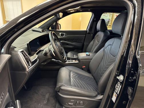 Ebony Black 2025 Kia Sorento SX