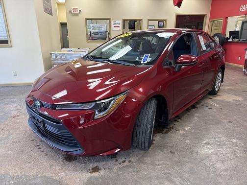 Ruby Flare Pearl 2023 Toyota Corolla LE