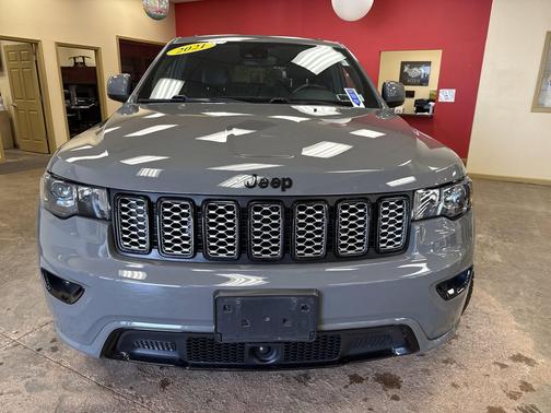 2021 Jeep Grand Cherokee Laredo