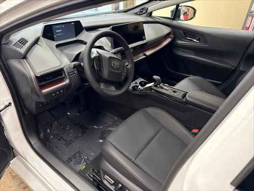 2025 Toyota Prius L