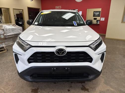 Ice Cap 2023 Toyota RAV4 LE