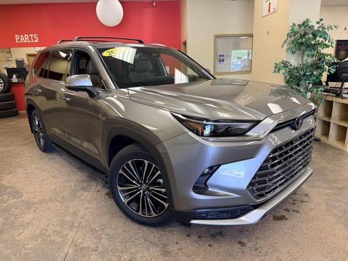 Heavy Metal 2026 Toyota Highlander Hybrid Base