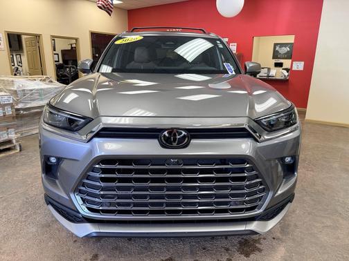 Heavy Metal 2026 Toyota Highlander Hybrid Base