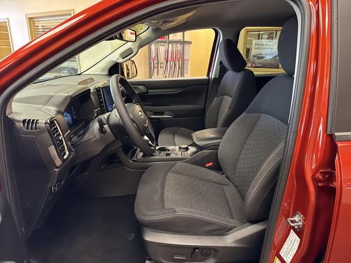 Hot Pepper Red Metallic Tinted Clearcoat 2024 Ford Ranger XLT