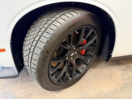 White Knuckle Clearcoat 2018 Dodge Challenger R/T Scat Pack