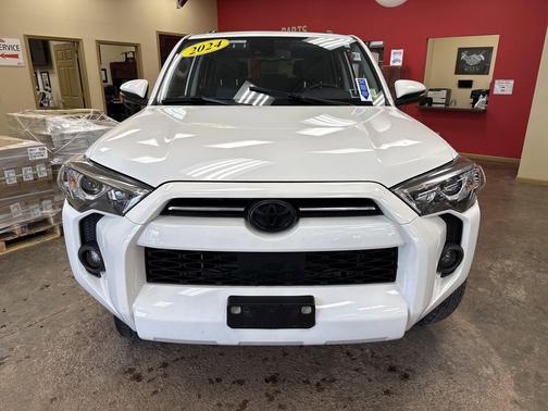 Ice Cap 2024 Toyota 4Runner SR5 Premium