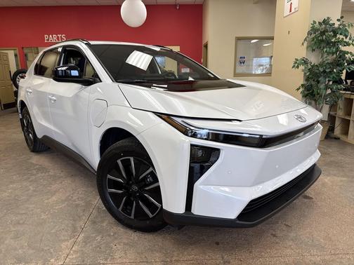 Wind Chill Pearl 2026 Toyota bZ XLE