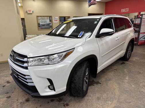 Blizzard Pearl 2018 Toyota Highlander XLE