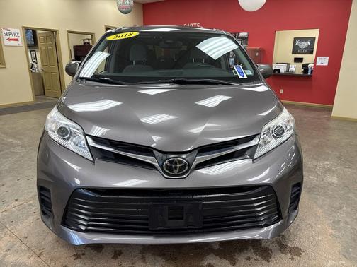 2018 Toyota Sienna LE