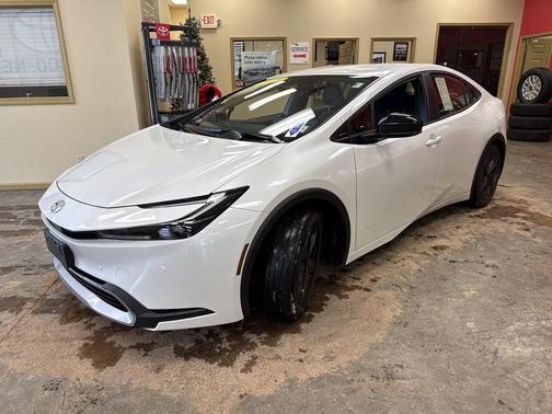 2025 Toyota Prius Plug-In Hybrid SE