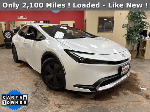 2025 Toyota Prius Plug-In Hybrid SE