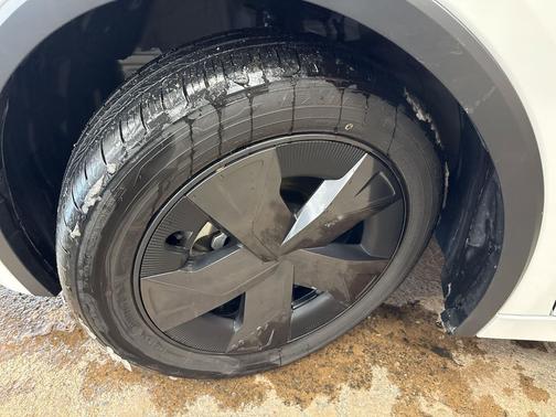 2025 Toyota Prius Plug-In Hybrid SE