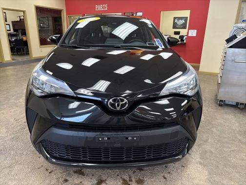 2022 Toyota C-HR XLE
