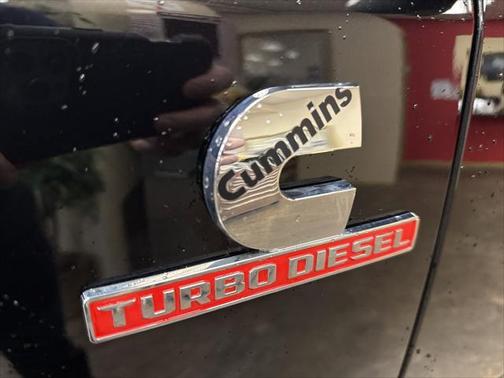 2020 RAM 2500 Laramie Crew Cab 4X4 6'4' Box