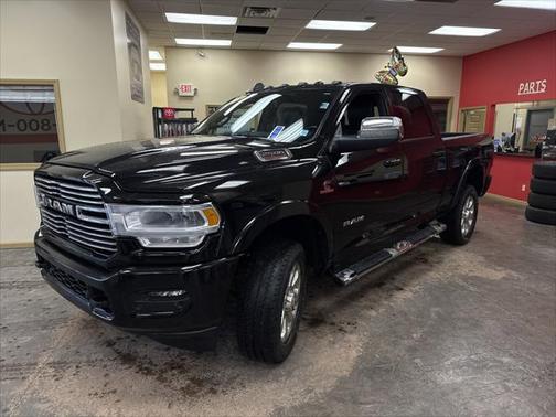 2020 RAM 2500 Laramie Crew Cab 4X4 6'4' Box
