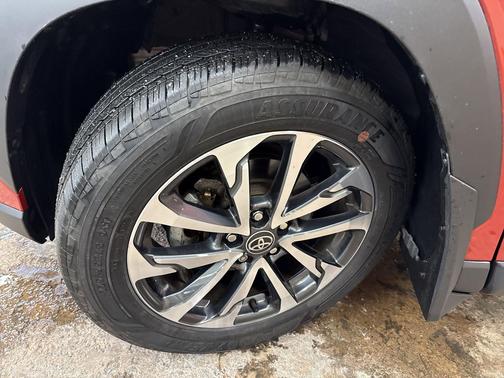 2022 Toyota Corolla Cross XLE