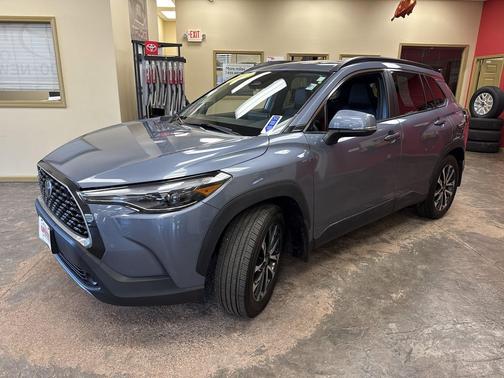2023 Toyota Corolla Cross XLE