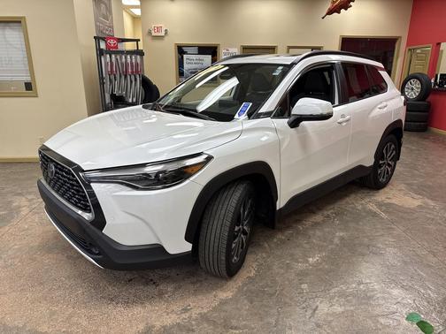 2024 Toyota Corolla Cross XLE