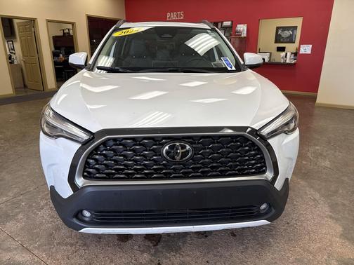 2024 Toyota Corolla Cross XLE