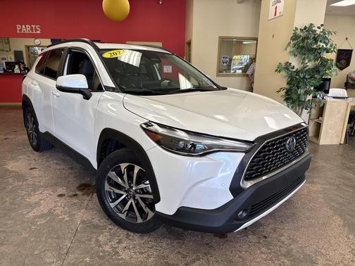 2024 Toyota Corolla Cross XLE
