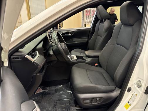 2023 Toyota RAV4 Prime SE