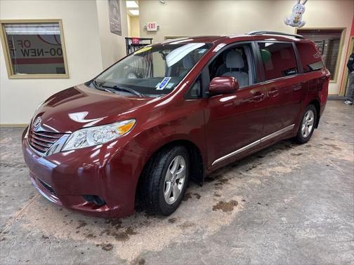 2016 Toyota Sienna LE