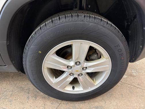 Summit White 2018 Chevrolet Trax LT