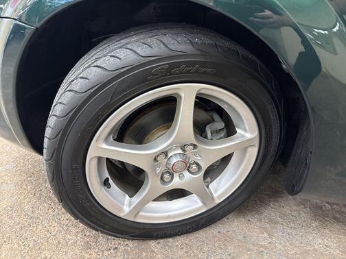 2002 Toyota MR2 Base (M5)