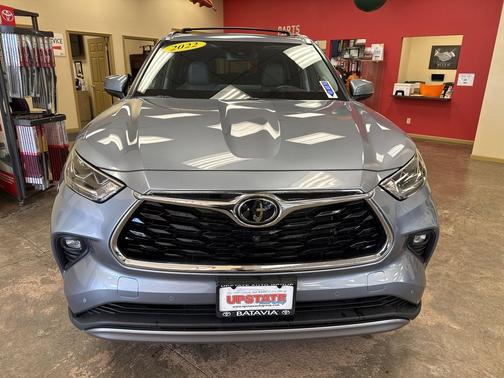 2022 Toyota Highlander Platinum