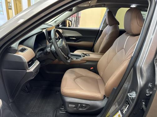 2025 Toyota Grand Highlander Platinum