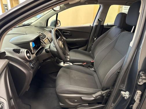 Cyber Gray Metallic 2016 Chevrolet Trax LS