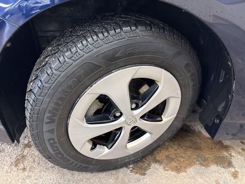 2012 Toyota Prius Two